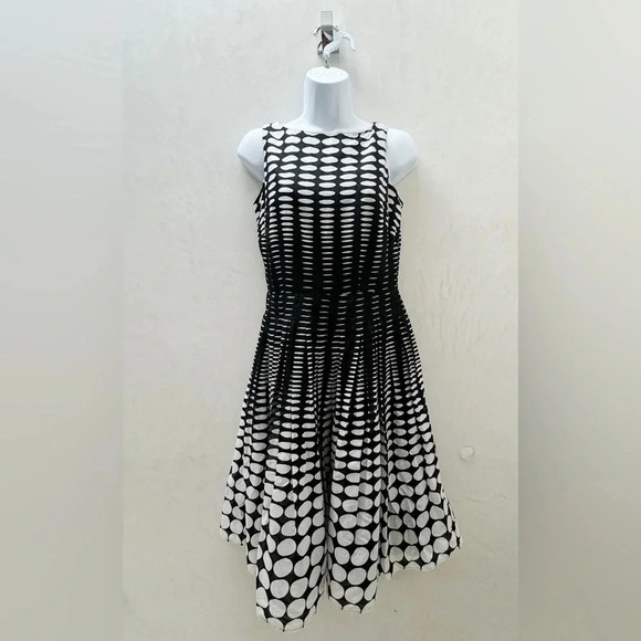 Talbots || Women's Geometric Elliptical Fit and Flare Dress Sz 2 - Picture 4 of 11